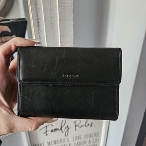 Coach Vintage Black Leather Trifold Wallet With Kiss Lock